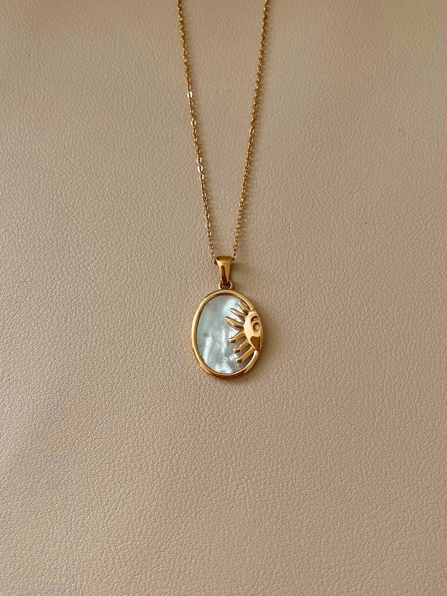 Solaz Necklace