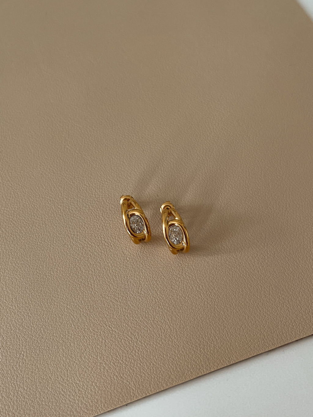 Lia Hoops