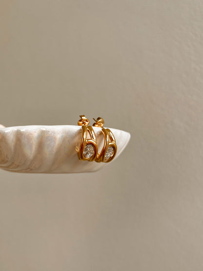Lia Hoops